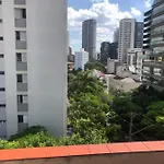 Quarto Duplo Amplo Com Varanda Em Apartamento
