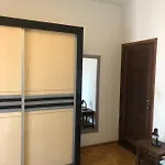 Quarto Duplo Amplo Com Varanda Em Apartamento